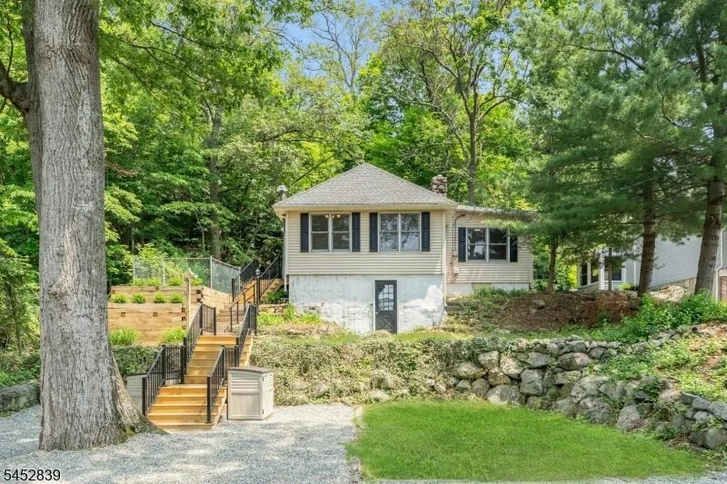 358 Lakeview Ave Ringwood, NJ 07456