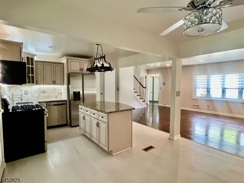 36 Northern Dr Fair Lawn, NJ 07410