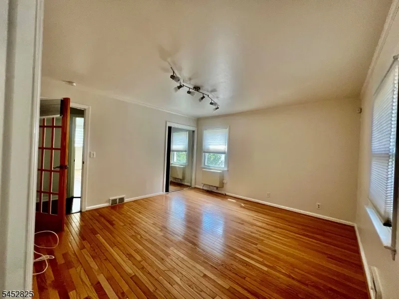 36 Northern Dr Fair Lawn, NJ 07410