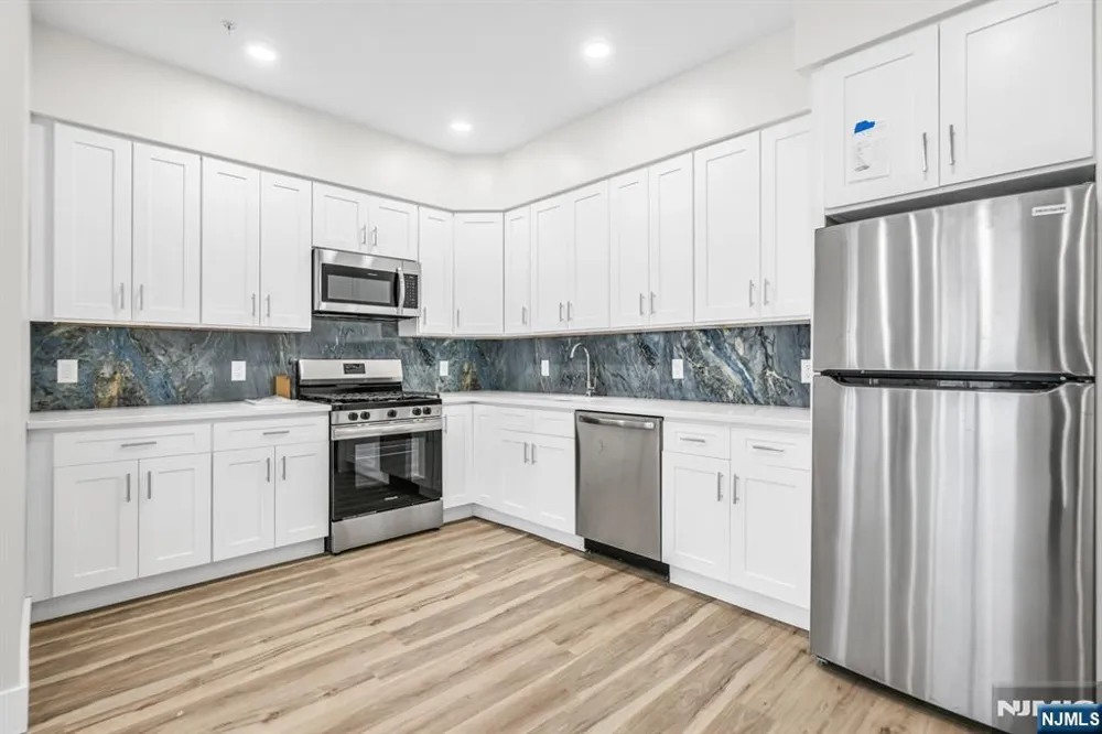 66 Mount Prospect Avenue 2 Clifton, NJ 07013