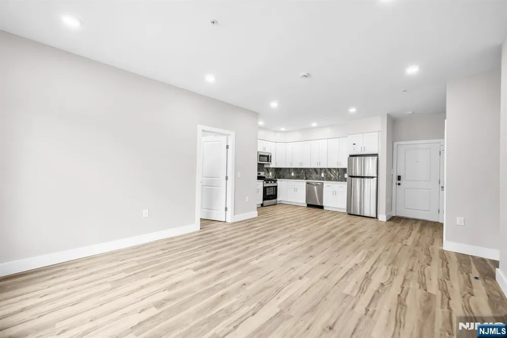 66 Mount Prospect Avenue 2 Clifton, NJ 07013