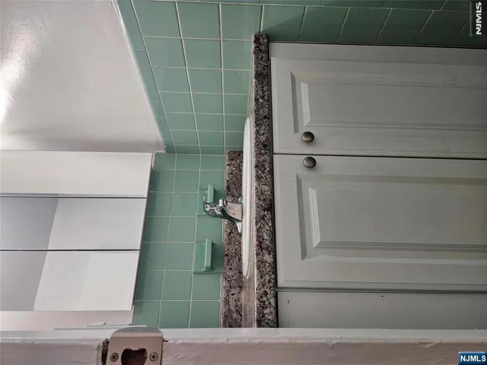 340 Undercliff Avenue 6-A Edgewater, NJ 07020