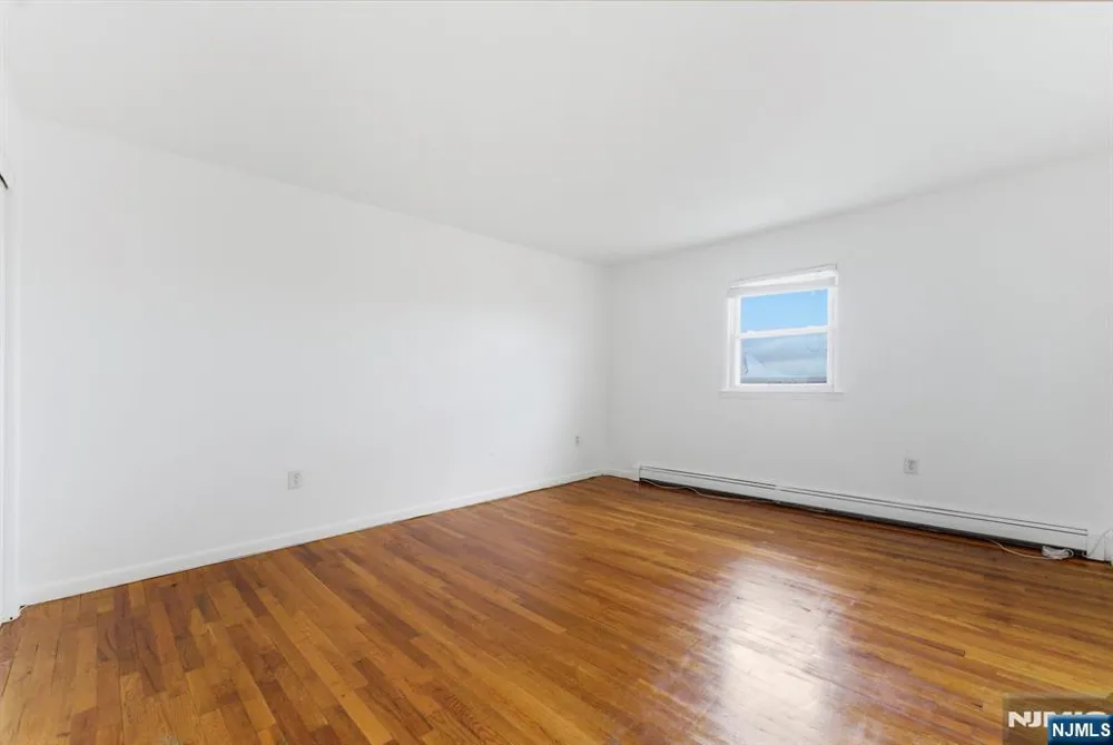 443 5th Street 2 Palisades Park, NJ 07650