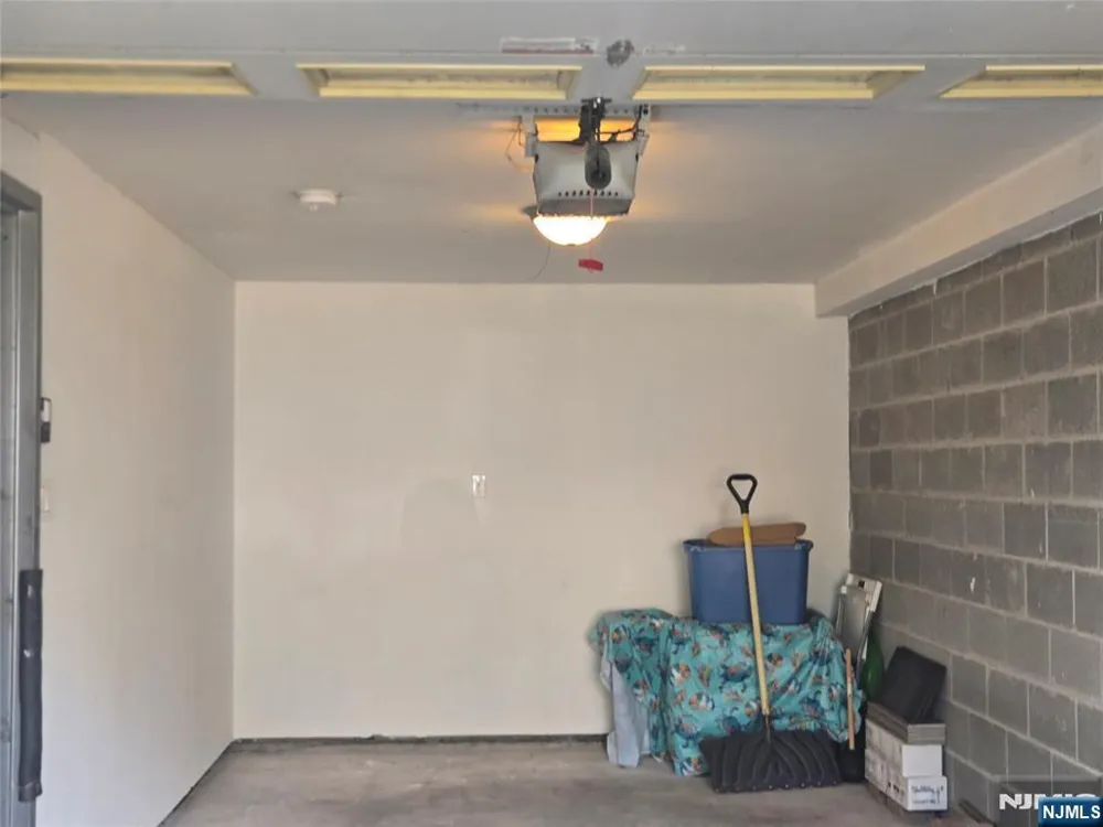 28 Columbus Drive 26 Tenafly, NJ 07670