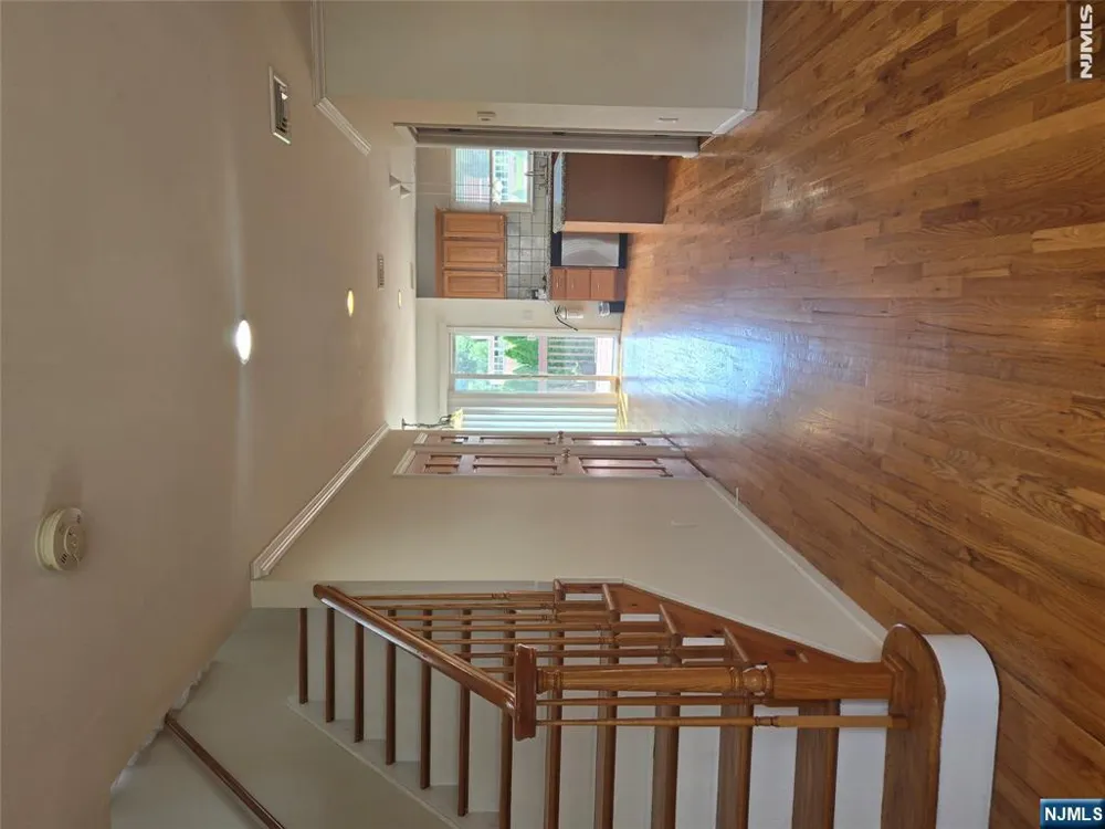 28 Columbus Drive 26 Tenafly, NJ 07670