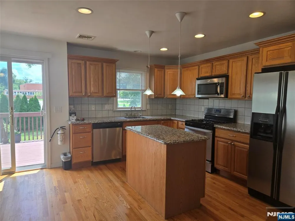 28 Columbus Drive 26 Tenafly, NJ 07670