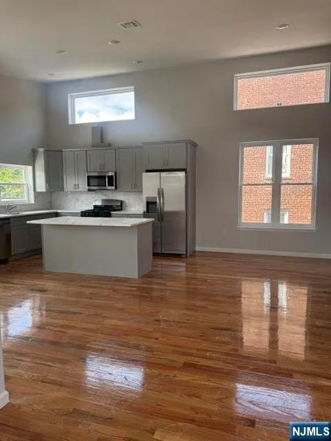 181 S Munn Avenue 4