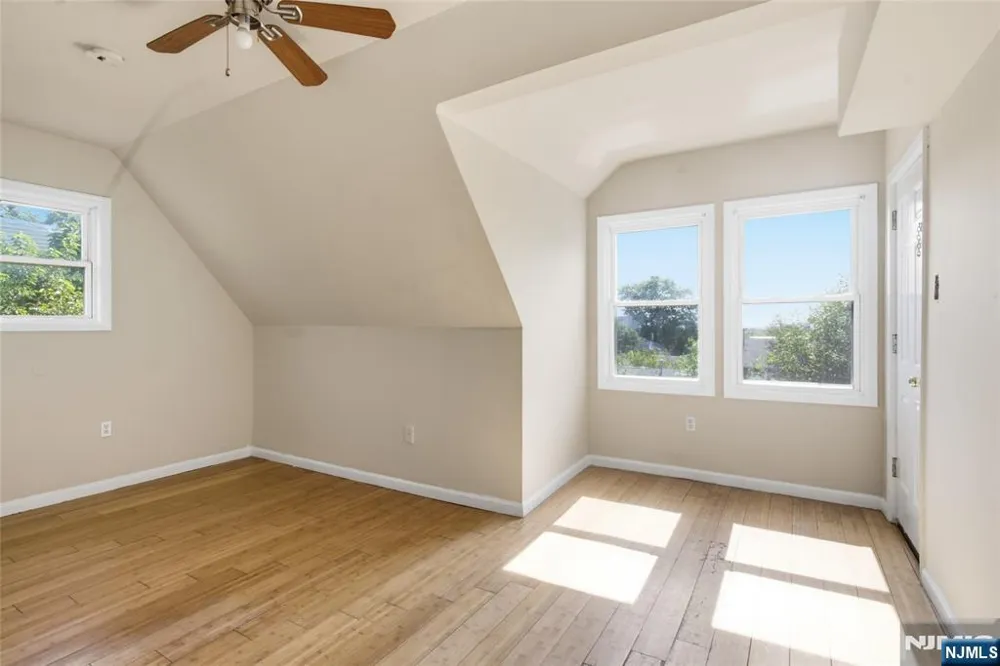 26-28 Seymour Avenue 3 Newark, NJ 07108