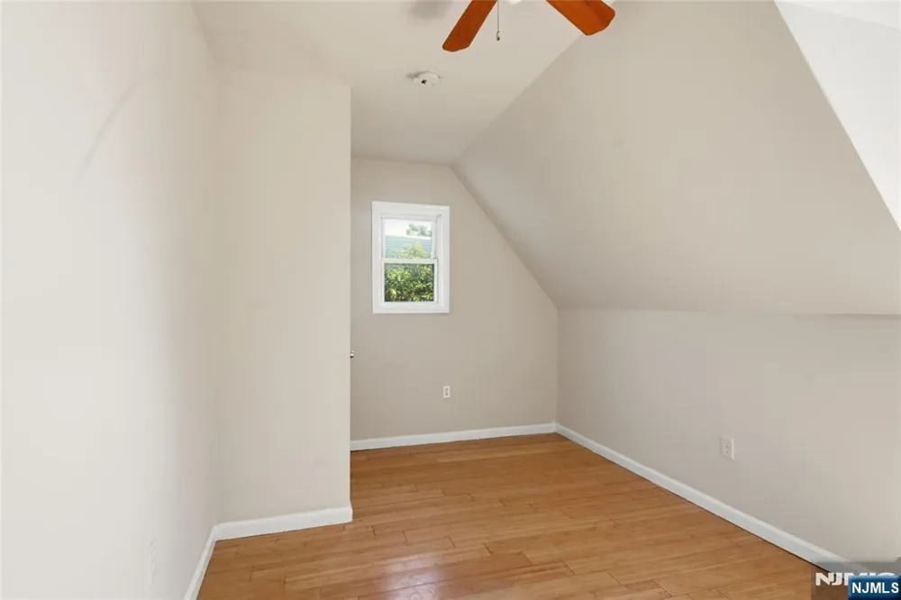 26-28 Seymour Avenue 3 Newark, NJ 07108