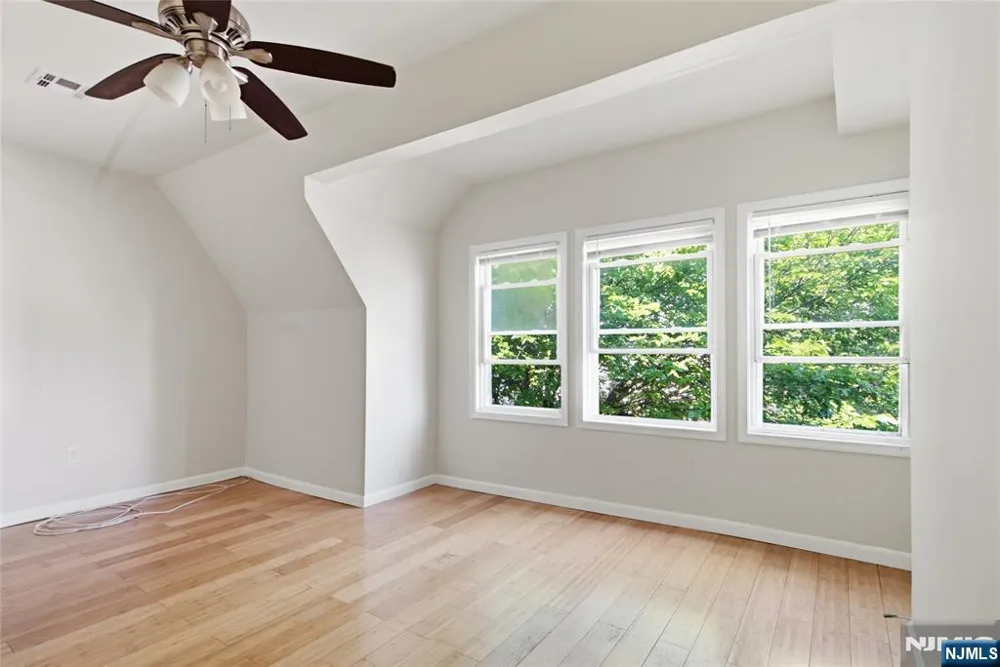 26-28 Seymour Avenue 3 Newark, NJ 07108