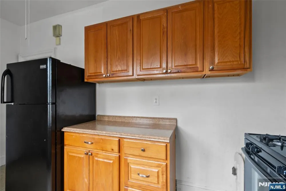 279-281 19th Avenue Paterson, NJ 07504