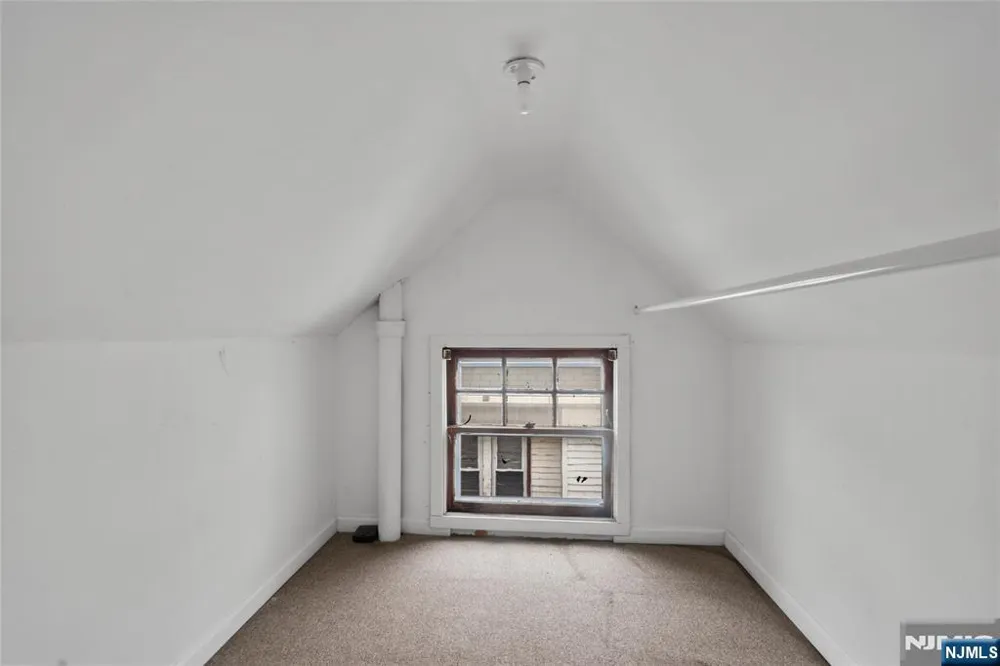 279-281 19th Avenue Paterson, NJ 07504