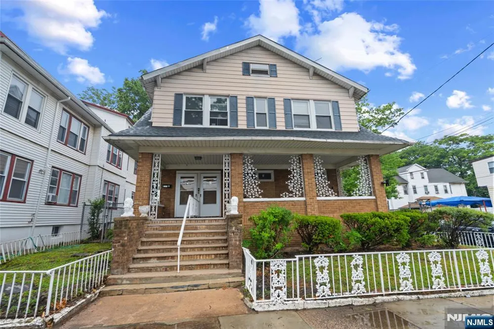 279-281 19th Avenue Paterson, NJ 07504