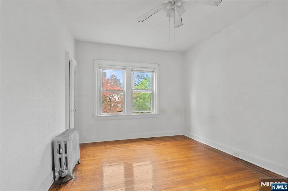 279-281 19th Avenue Paterson, NJ 07504