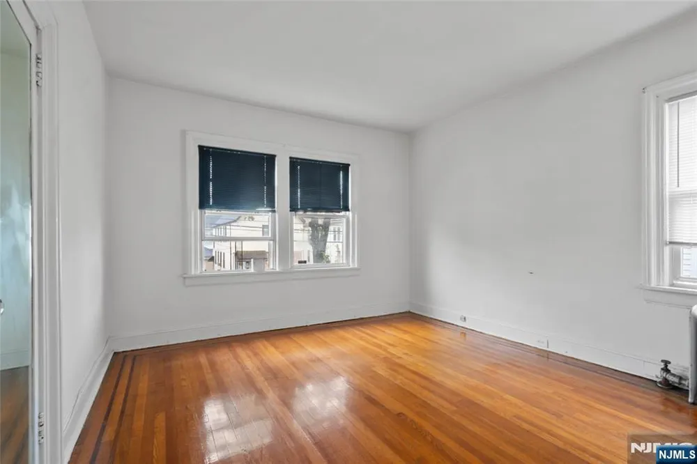 279-281 19th Avenue Paterson, NJ 07504
