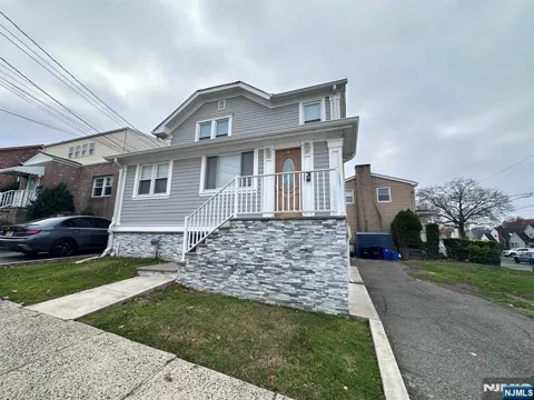 109 Arlington Boulevard 1