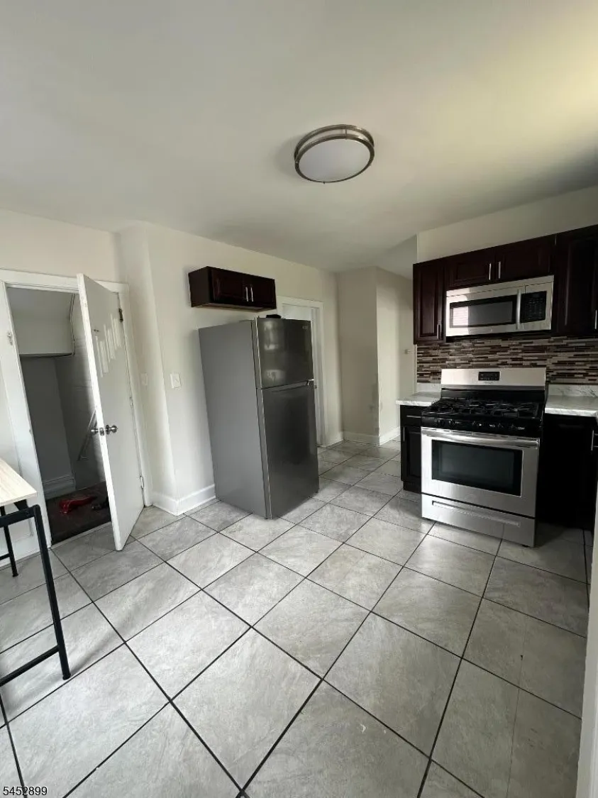 195 Brookdale Ave Newark City, NJ 07106