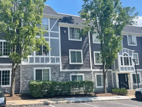 105 Village Dr