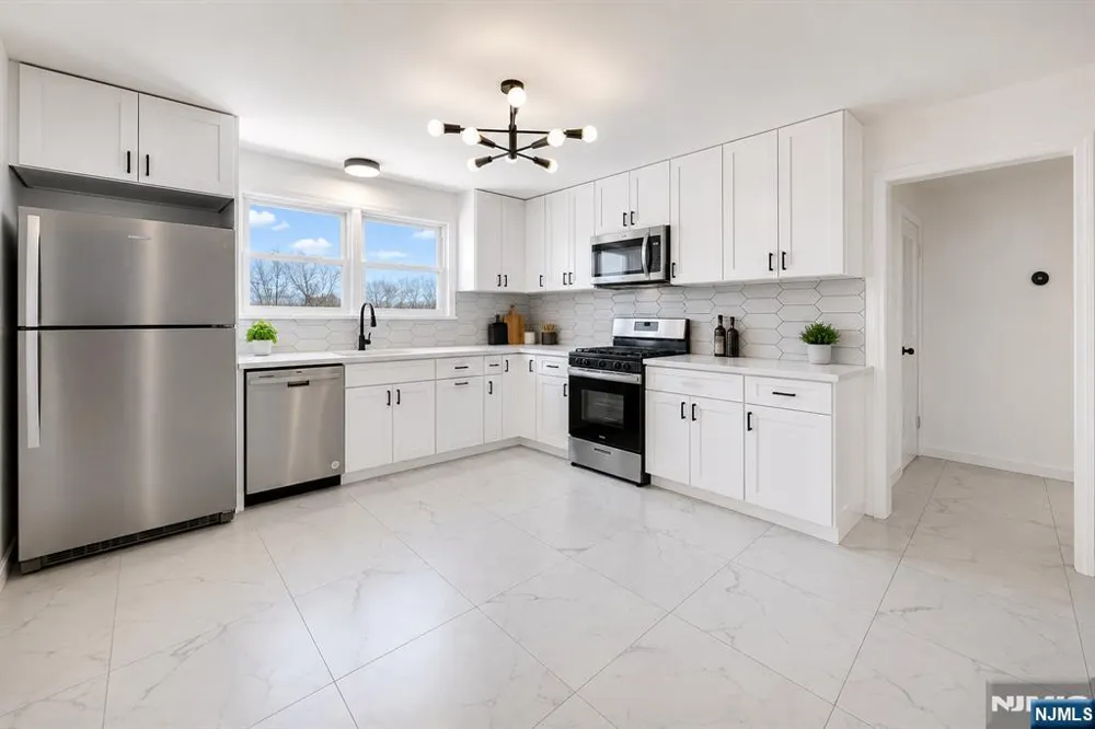 114 King Street 3 Nutley, NJ 07110