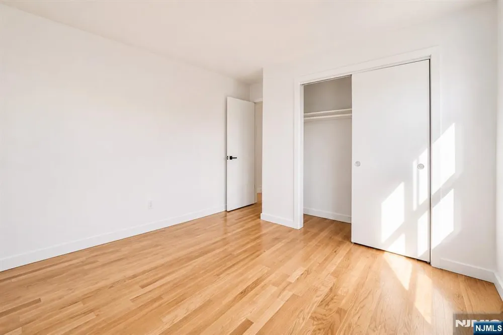 114 King Street 3 Nutley, NJ 07110