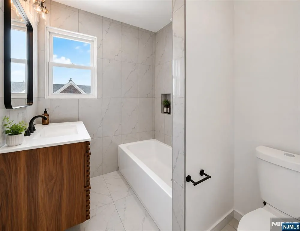 114 King Street 3 Nutley, NJ 07110