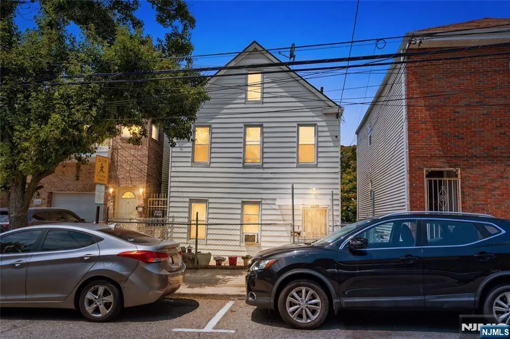 6605 Durham Avenue 2 North Bergen, NJ 07047
