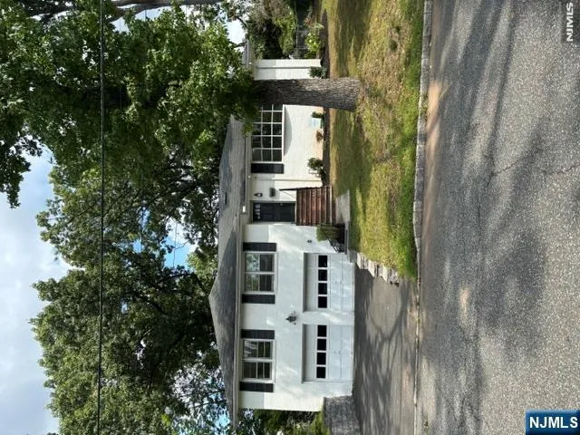 85 Phelps Avenue Cresskill, NJ 07626