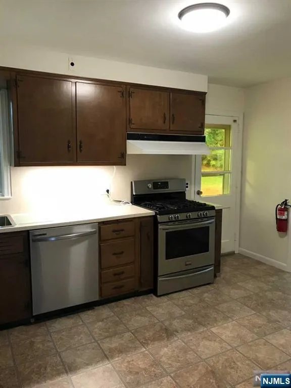 85 Phelps Avenue Cresskill, NJ 07626