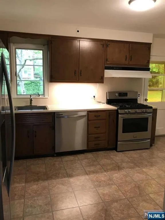 85 Phelps Avenue Cresskill, NJ 07626