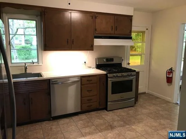 85 Phelps Avenue Cresskill, NJ 07626