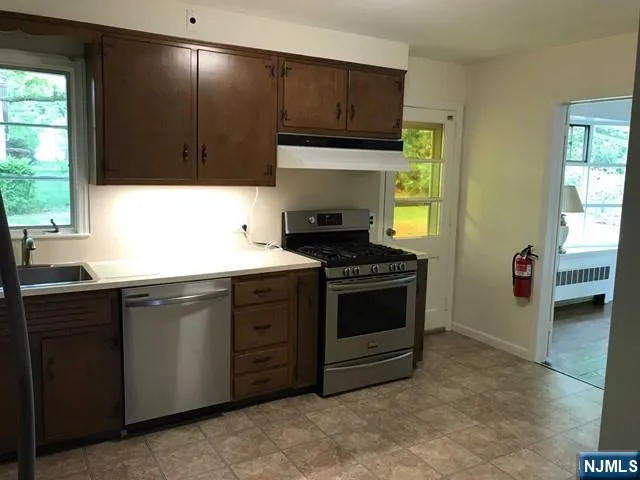 85 Phelps Avenue Cresskill, NJ 07626