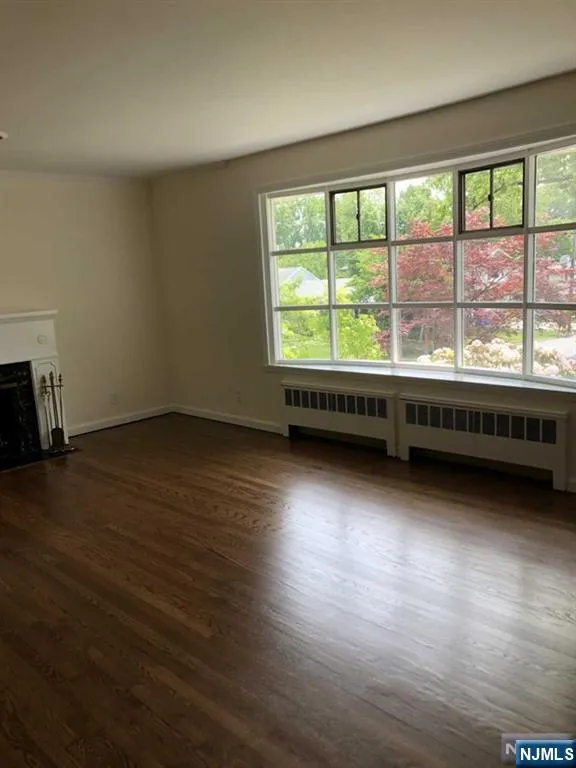 85 Phelps Avenue Cresskill, NJ 07626