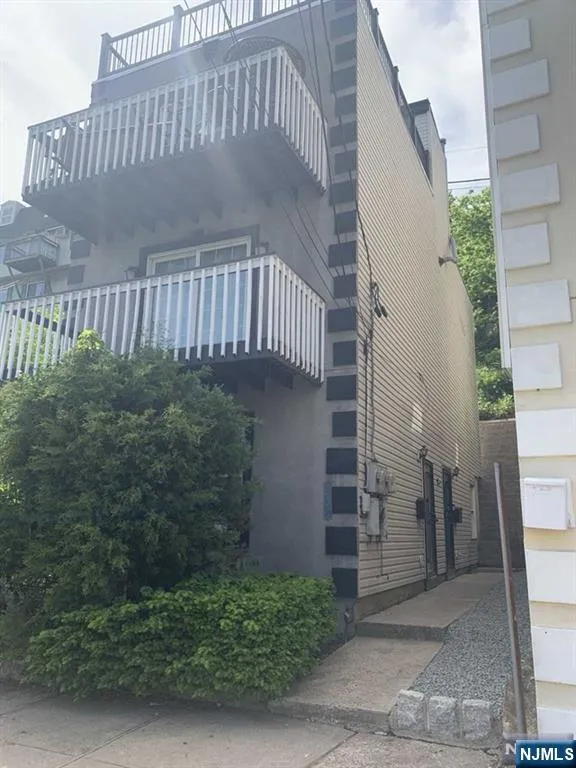 295 Park Avenue Unit 1 Weehawken, NJ 07086