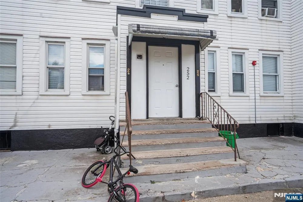 252 River Drive 3 Garfield, NJ 07026