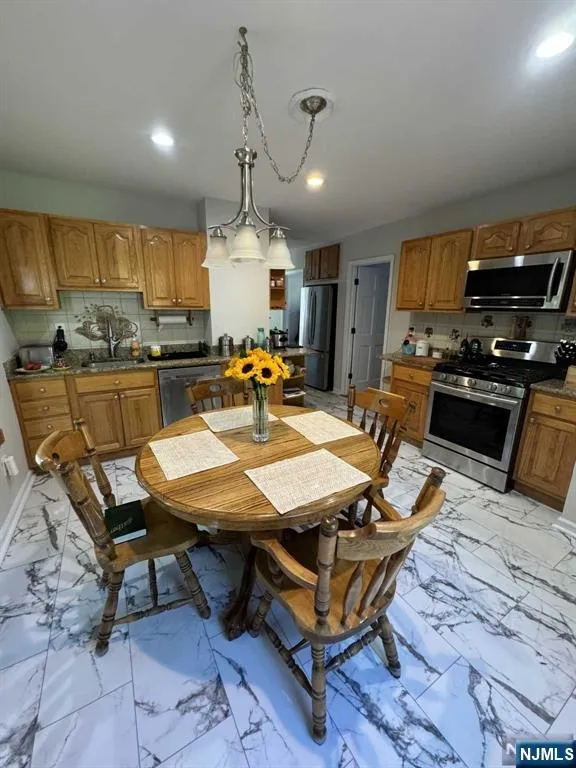 45 Hill Street Midland Park, NJ 07432