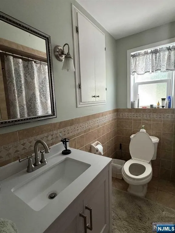 45 Hill Street Midland Park, NJ 07432