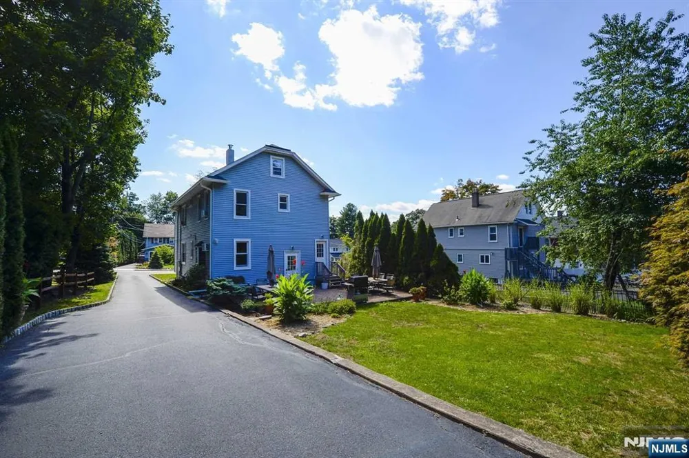 45 Hill Street Midland Park, NJ 07432