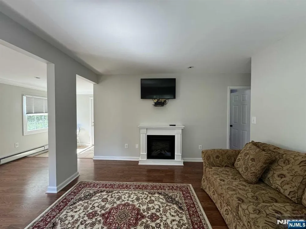 45 Hill Street Midland Park, NJ 07432
