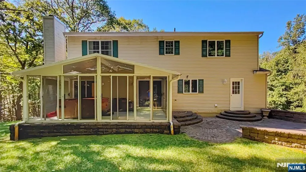 281 Kinnelon Road Kinnelonugh, NJ 07405