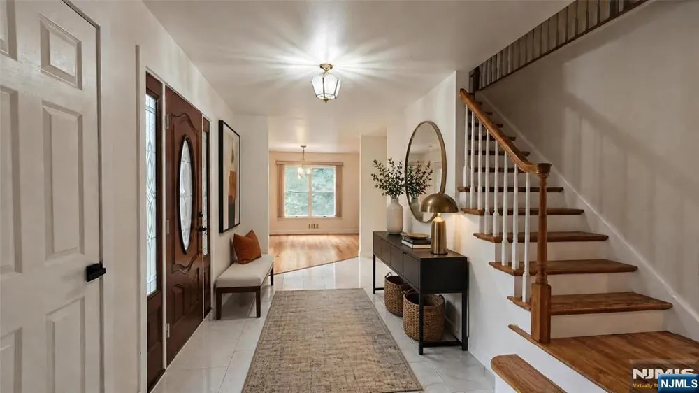 281 Kinnelon Road Kinnelonugh, NJ 07405