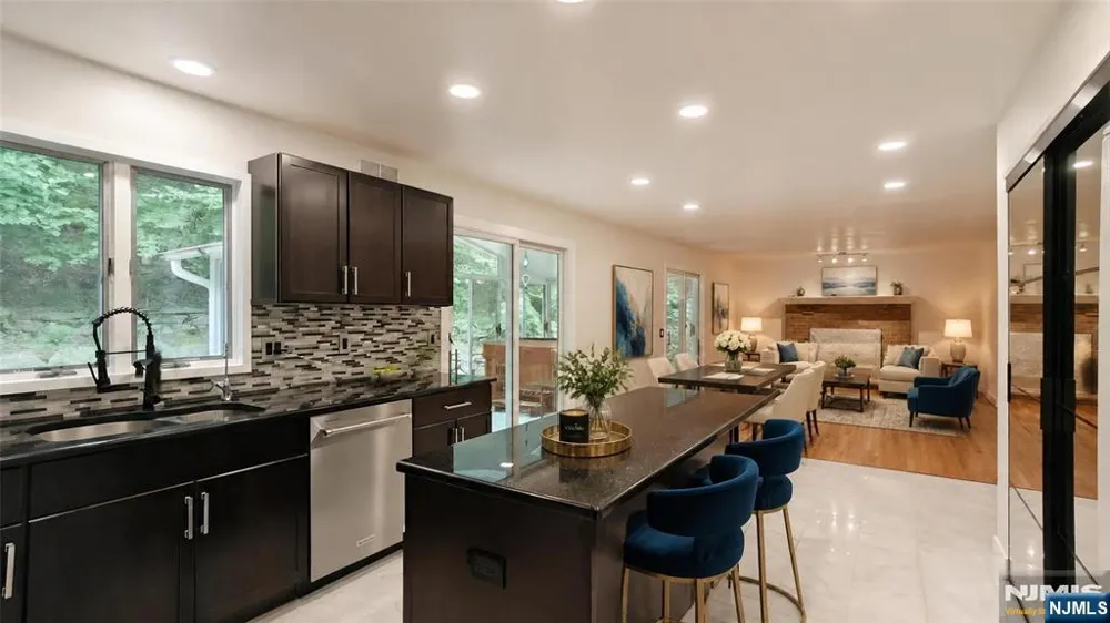 281 Kinnelon Road Kinnelonugh, NJ 07405