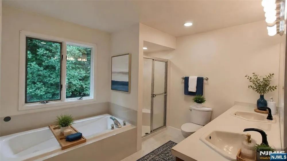 281 Kinnelon Road Kinnelonugh, NJ 07405