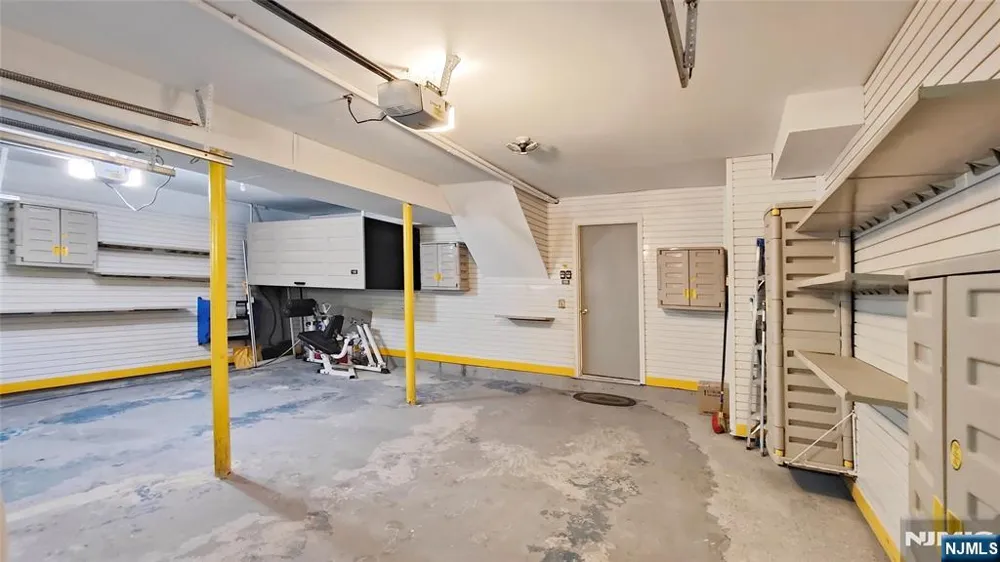 281 Kinnelon Road Kinnelonugh, NJ 07405
