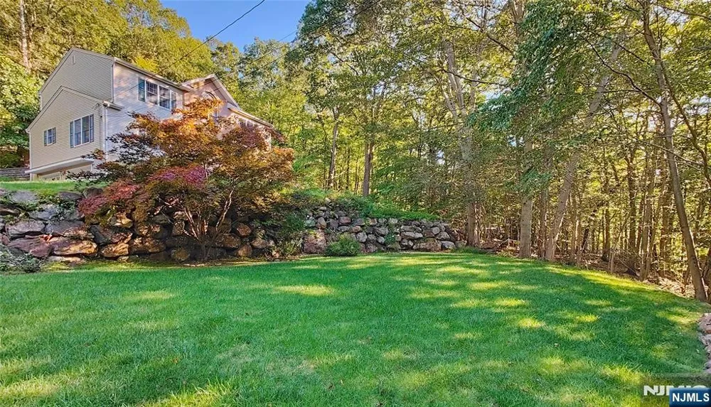 281 Kinnelon Road Kinnelonugh, NJ 07405