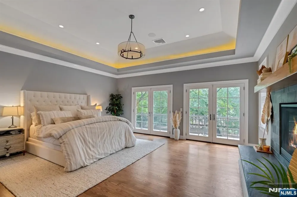 4 Brookview Court Ho-Ho-Kus, NJ 07423