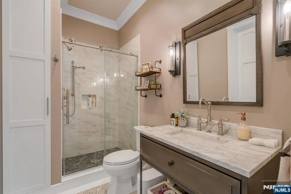 4 Brookview Court Ho-Ho-Kus, NJ 07423