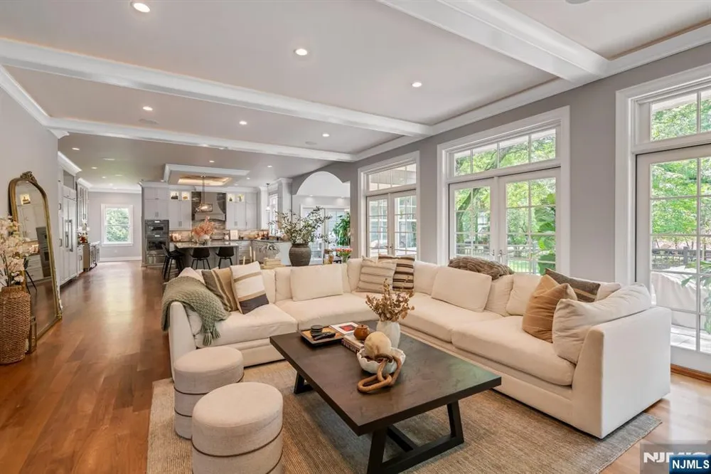 4 Brookview Court Ho-Ho-Kus, NJ 07423