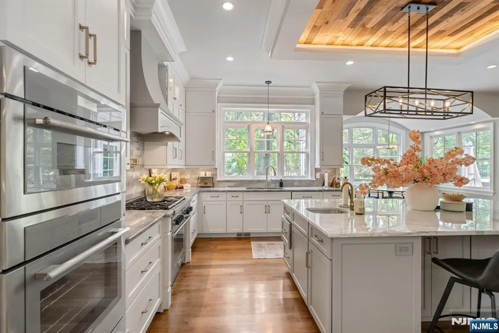 4 Brookview Court Ho-Ho-Kus, NJ 07423