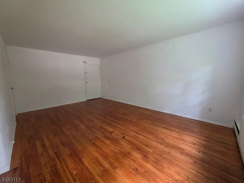 87 Elm Rd Caldwell, NJ 07006