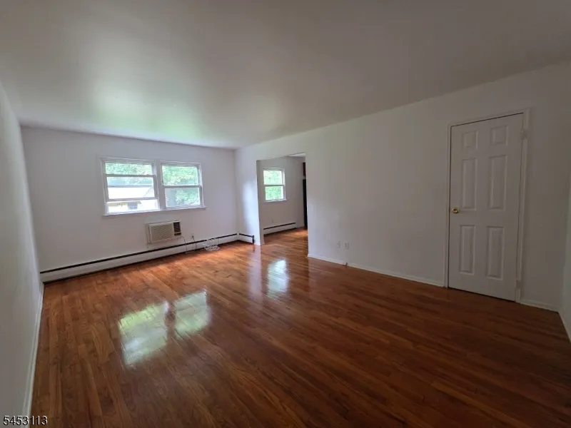 87 Elm Rd Caldwell, NJ 07006
